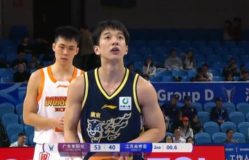九游娱乐app下载-广东惨败北京25分！杨溢10分7助，李奕臻5分，难怪杜锋不给机会