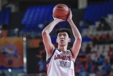 九游娱乐官方网站-男篮备战热身赛，郭士强短训营19选12，徐昕或国家队首发