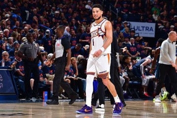 九游娱乐app下载-NBA官方：布克因公开批评裁判被罚款35000美元；取消其G2技犯